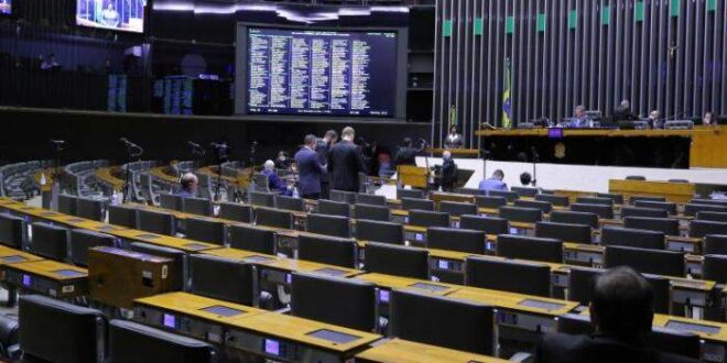 Câmara aprova MP que libera R$ 1,2 bilhão a agricultores atingidos pela seca