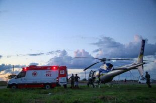 Mulher dá à luz em balsa no AC e bebê com problemas respiratórios é resgatado por helicóptero