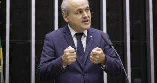 Projeto determina que planos municipais de resíduos sólidos viabilizem logística reversa