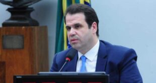 Projeto proíbe que agentes públicos monetizem publicação de conteúdo na internet