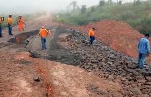 Bomba- DNIT manda paralisar todas as obras no Acre por falta de dinheiro