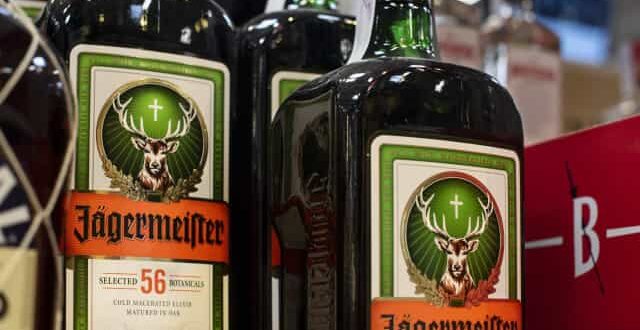 Homem morre após tomar garrafa de bebida alcoólica em 2 minutos em aposta