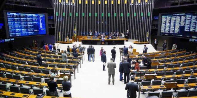 Congresso derruba veto e restabelece compensação aos estados por perdas com ICMS