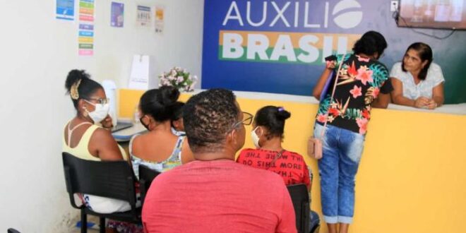 Governo quer antecipar calendário de pagamento do Auxílio Brasil de R$ 600