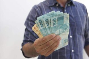 Estado antecipa salários de julho e anuncia pagamento da 1ª parcela do 13º para servidores inativos e ativos nos dias 26 e 28
