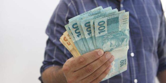 Estado antecipa salários de julho e anuncia pagamento da 1ª parcela do 13º para servidores inativos e ativos nos dias 26 e 28