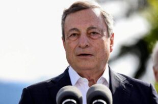 1º ministro da Itália renuncia ao cargo