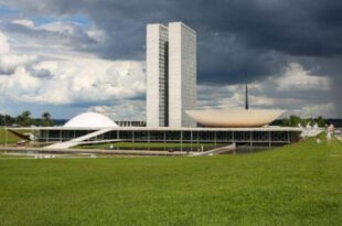 Só 12 partidos devem ter representantes no Congresso em 2023