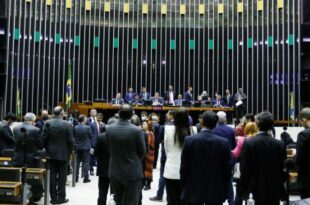 Câmara aprova medidas paliativas para amenizar alta dos combustíveis e efeitos da crise econômica