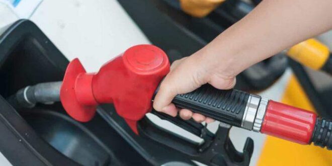 Gasolina cai 8% em 2022, mas acumula alta de 40% no governo Bolsonaro