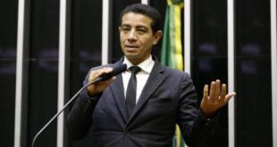 Projeto proíbe comercialização de alimentos em formato de órgãos sexuais