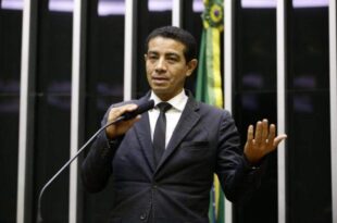 Projeto proíbe comercialização de alimentos em formato de órgãos sexuais