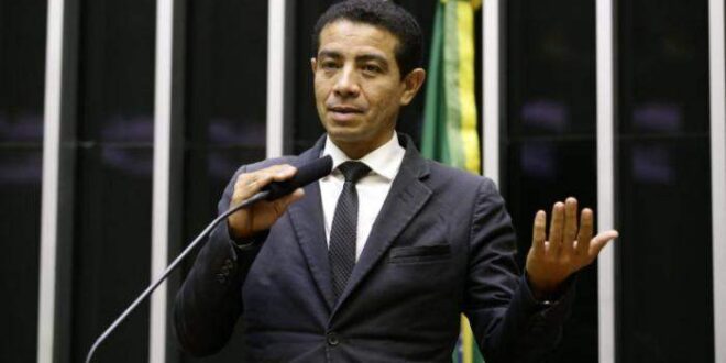 Projeto proíbe comercialização de alimentos em formato de órgãos sexuais