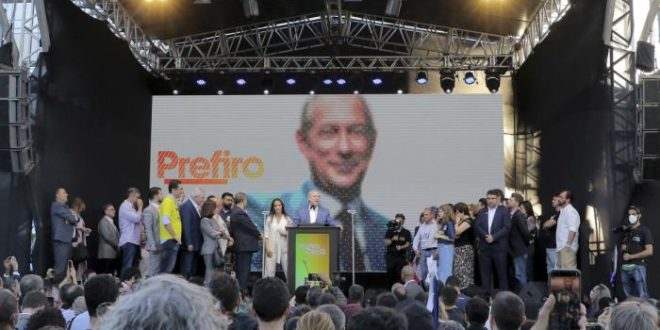 PDT aprova em convenção nome de Ciro Gomes para disputar Palácio do Planalto