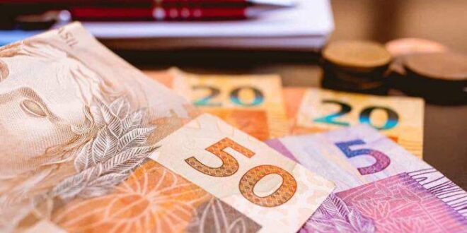 Beneficiários com NIS final 4 recebem hoje o Auxílio Brasil