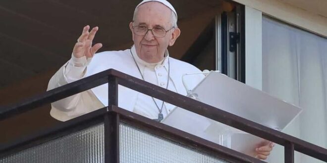 Papa desembarca no Canadá para se desculpar por abusos da igreja em internatos indígenas