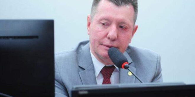 Projeto determina que comunidade local seja ouvida sobre nome dado a universidades e escolas