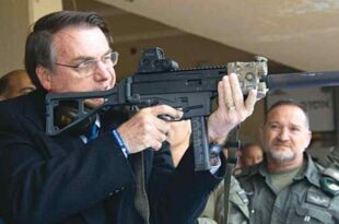 Bolsonaro, o senhor das armas