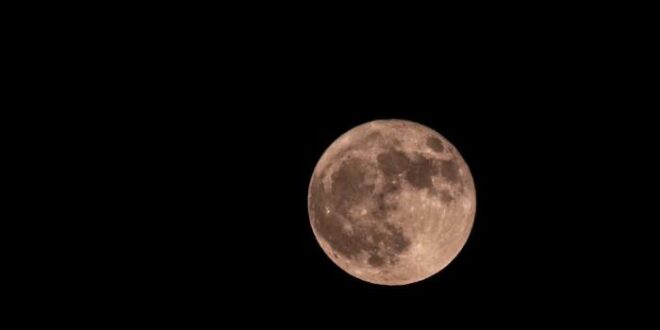 Nasa encontra poços na Lua com temperaturas 'confortáveis' para humanos