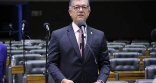 Projeto permite saque do FGTS a trabalhador que pede demissão