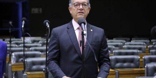 Projeto permite saque do FGTS a trabalhador que pede demissão
