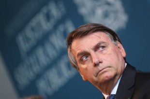Bolsonaro critica presidente eleito da Colômbia