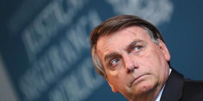 Bolsonaro critica presidente eleito da Colômbia