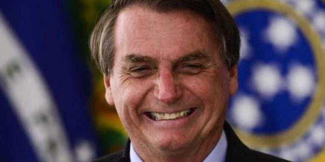 Eleitora procura presidente, não casamento, diz Bolsonaro sobre rejeição entre mulheres