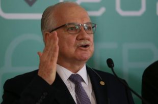 Fachin recebe advogado de Bolsonaro após ataques ao sistema eleitoral