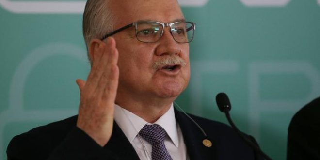 Fachin recebe advogado de Bolsonaro após ataques ao sistema eleitoral