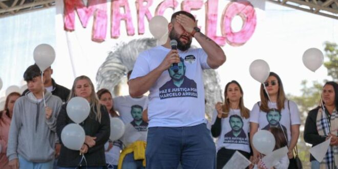 Irmão de petista assassinado em Foz do Iguaçu diz em ato que morte foi 'ato político'