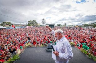Lula diz que Bolsonaro 'cria caso' com urnas porque sabe que perderá eleição