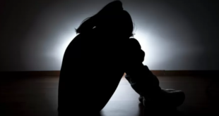 Pai estupra e engravida adolescente e a tira da escola para esconder crime