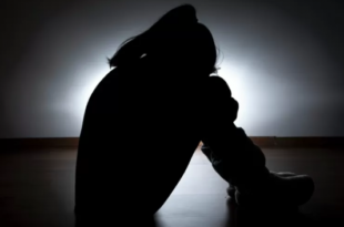 Pai estupra e engravida adolescente e a tira da escola para esconder crime