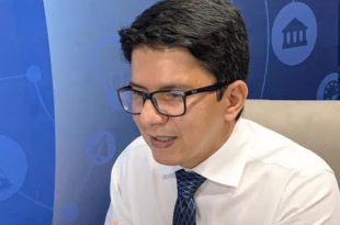 Profissionais da área de Saúde procuram Jenilson para discutir a falta de vagas no concurso da Sesacre