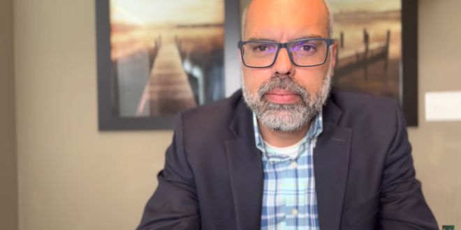Sites de Allan dos Santos foram derrubados por ordem da Justiça, diz plataforma
