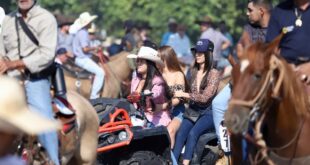 Cavalgada leva centenas de pessoas para a Via Chico Mendes, em Rio Branco