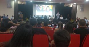Gladson participa de reunião do grupo Bittar para comemorar Márcia de vice