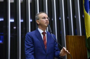 Leo de Brito diz que se abrir caixa preta do “orçamento secreto” muitos políticos serão presos