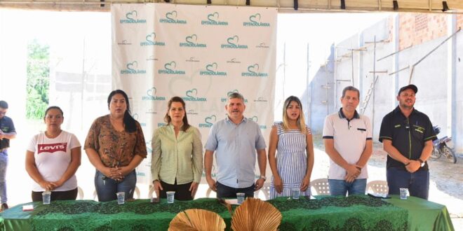 Com recurso de R$ 9 milhões indicados por Mara Rocha, Prefeito de Epitaciolândia assina ordem de serviço para asfaltamento