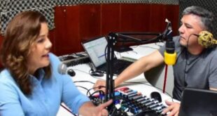 "Vamos valorizar e tratar com respeito os servidores públicos", disse a pré-candidata Mara Rocha em entrevista na Rádio Dimensão em Sena Madureira.