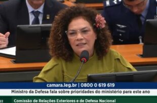 Perpétua viraliza na internet, após confrontar ministro da Defesa sobre o papel dos militares nas eleições