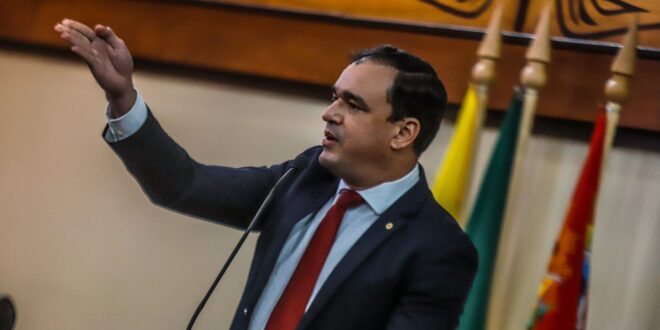 Gestão Pública de Cultura do Acre vai de mal a pior, afirma Daniel Zen