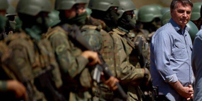 Forças Armadas mudam às pressas desfile militar no Rio por ordem de Bolsonaro