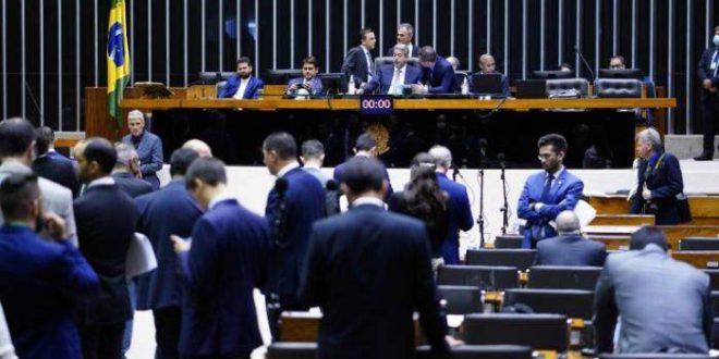Câmara pode votar medida provisória que regulamenta o teletrabalho