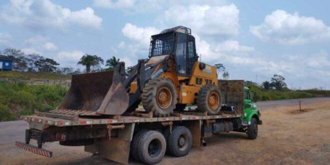 Avaliada em 700 mil, máquina pesada furtada de Rio Branco é recuperada pelo 8º BPM