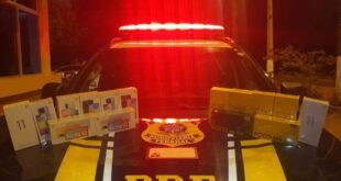 PRF apreende quase 20 celulares de origem estrangeira na BR-364, em Rio Branco