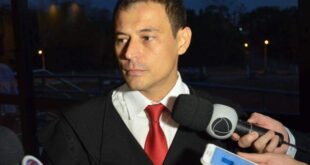 "Nossos senadores abandonaram o Acre no Senado", critica Sanderson Moura