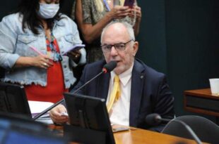 Proposta estabelece piso salarial de R$ 3.200 para vigilantes