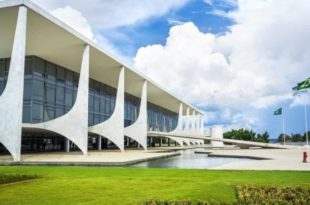 Gasto do governo com servidores cai para menor patamar em 26 anos